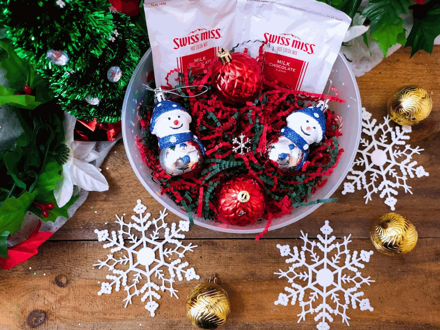 10 LB Christmas Crinkle Paper