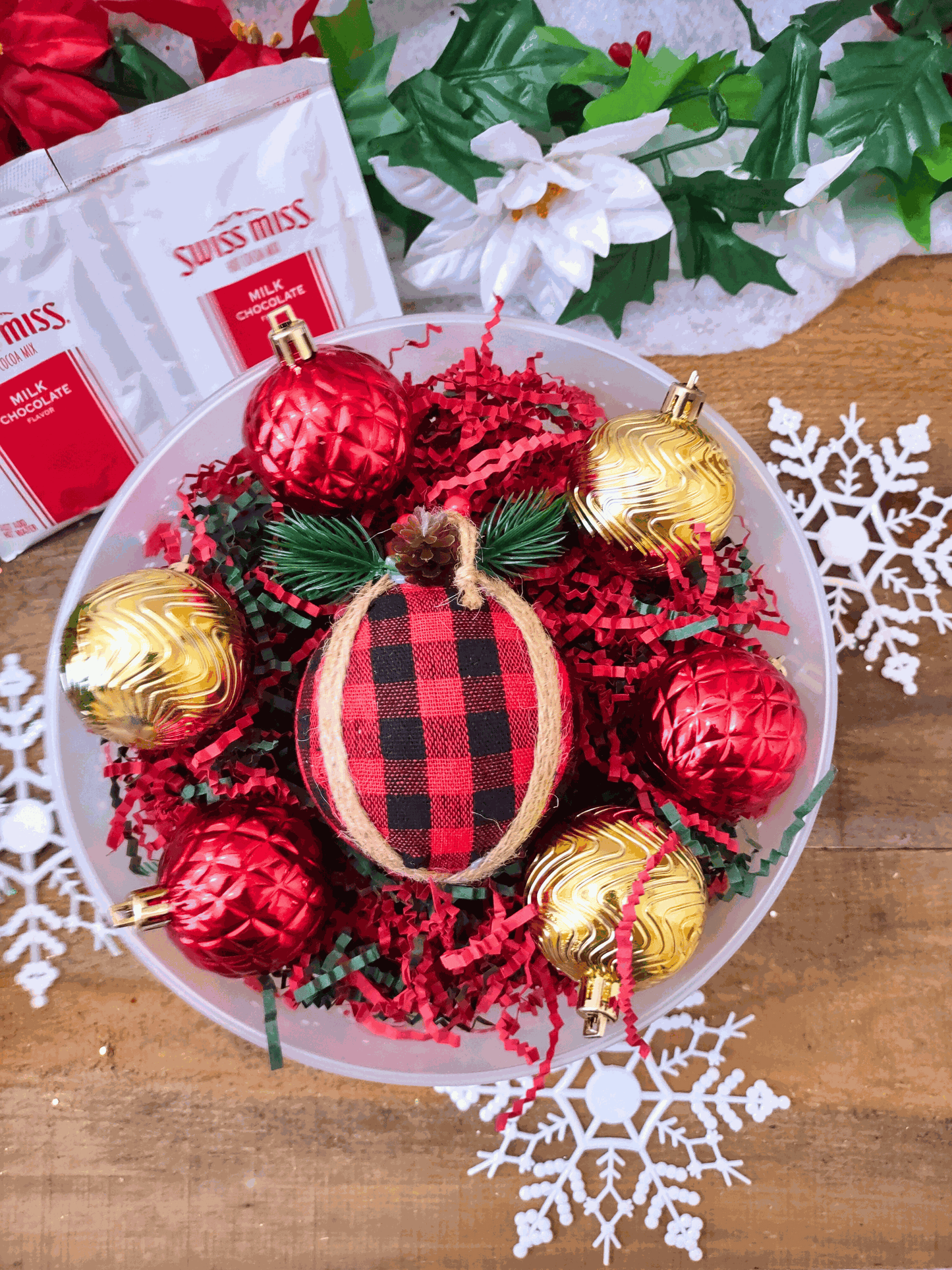 10 LB Christmas Crinkle Paper